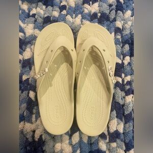 Crocs classic Flip flops- Women’s 11